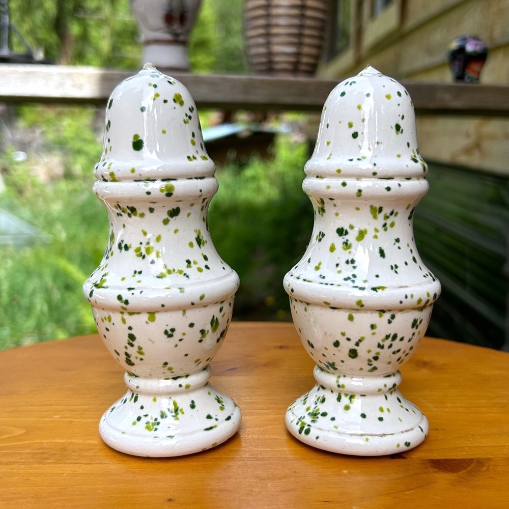 Vintage Splatter Paint Salt and Pepper‎ Shakers White Green Handmade 1970s Decor